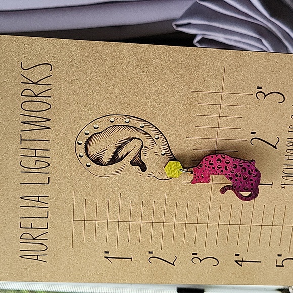 Lisa Frank themed leopard earrings - Picture 5 of 9